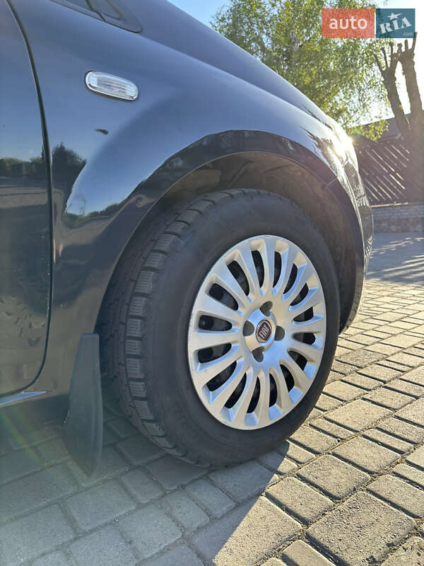 Хэтчбек Fiat Punto 2011 в Луцке