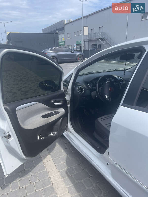Хэтчбек Fiat Punto 2011 в Мукачево