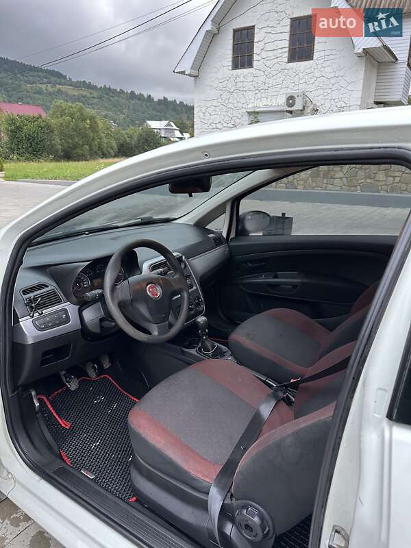 Хэтчбек Fiat Punto 2009 в Яремче