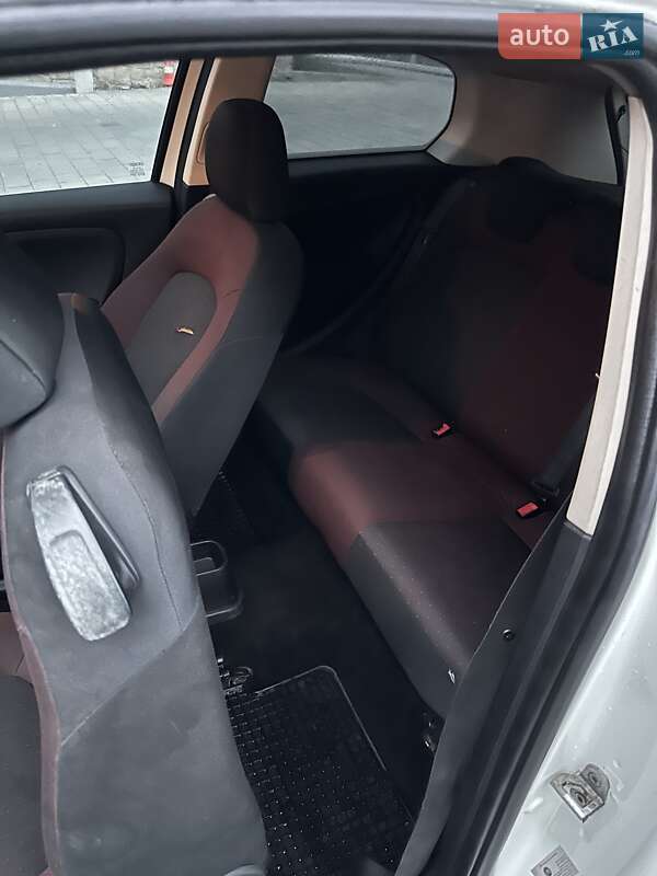 Хэтчбек Fiat Punto 2009 в Яремче