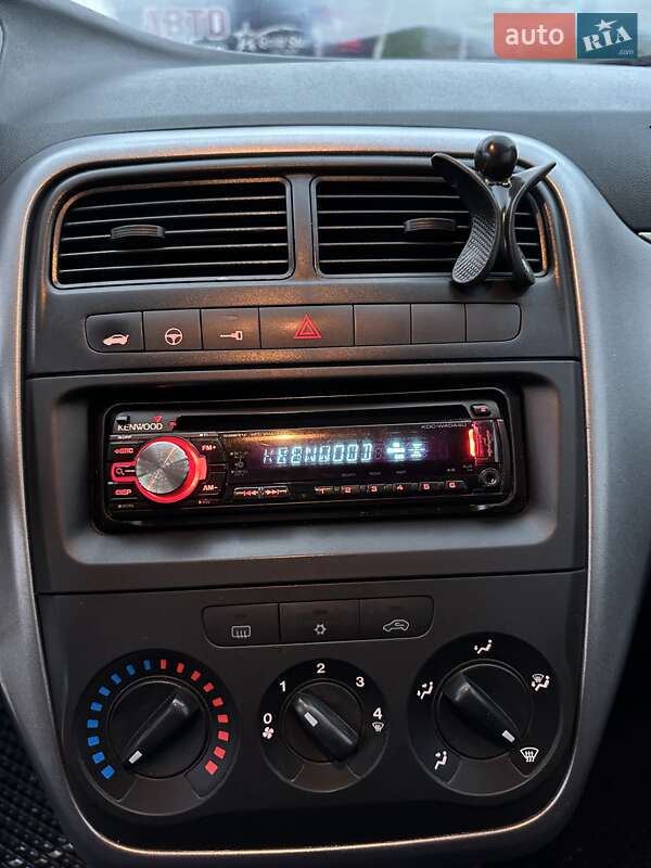 Хэтчбек Fiat Punto 2009 в Яремче