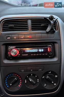 Хэтчбек Fiat Punto 2009 в 