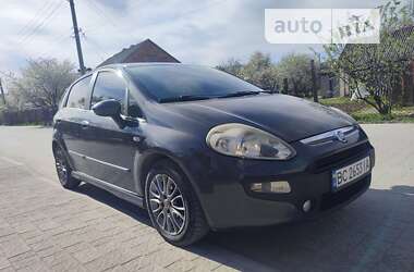 Хэтчбек Fiat Punto 2011 в Пустомытах