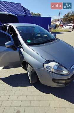 Хэтчбек Fiat Punto 2011 в 