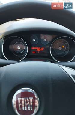 Хэтчбек Fiat Punto 2011 в 