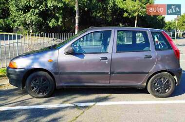 Хэтчбек Fiat Punto 1998 в 
