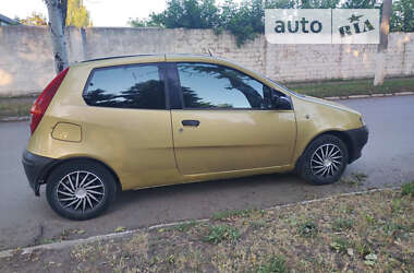 Хэтчбек Fiat Punto 2003 в Черновцах