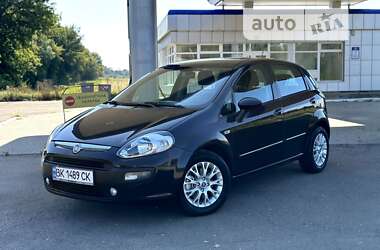 Хетчбек Fiat Punto 2011 в Дубні