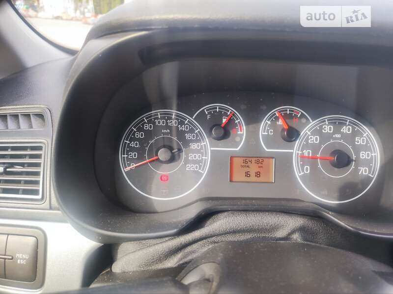 Хэтчбек Fiat Punto 2010 в Стрые