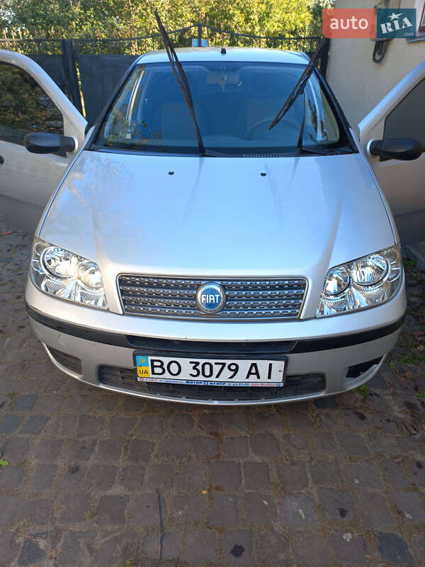 Хэтчбек Fiat Punto 2007 в 