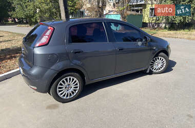 Хэтчбек Fiat Punto 2012 в 