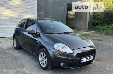 Хетчбек Fiat Punto 2009 в Іршаві