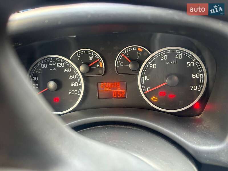 Хэтчбек Fiat Punto 2010 в Киеве фото 2 Хэтчбек Fiat Punto 2010 в Киеве