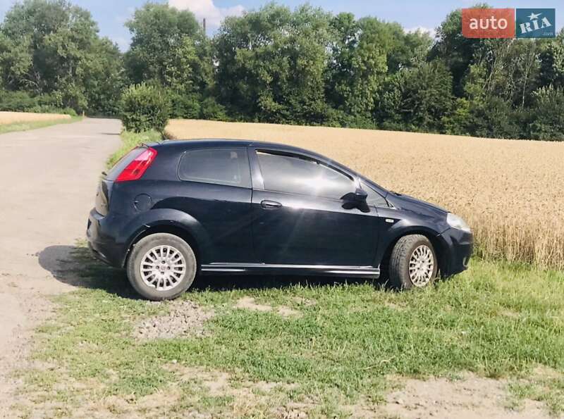 Хэтчбек Fiat Punto 2011 в Бучаче