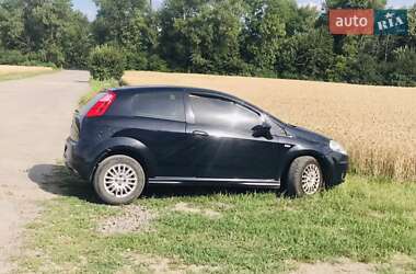 Хэтчбек Fiat Punto 2011 в 