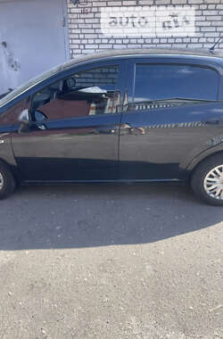 Хэтчбек Fiat Punto 2011 в 