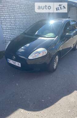 Хэтчбек Fiat Punto 2011 в 