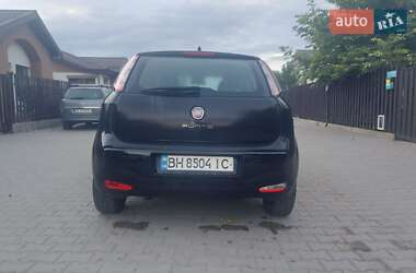 Хэтчбек Fiat Punto 2012 в 