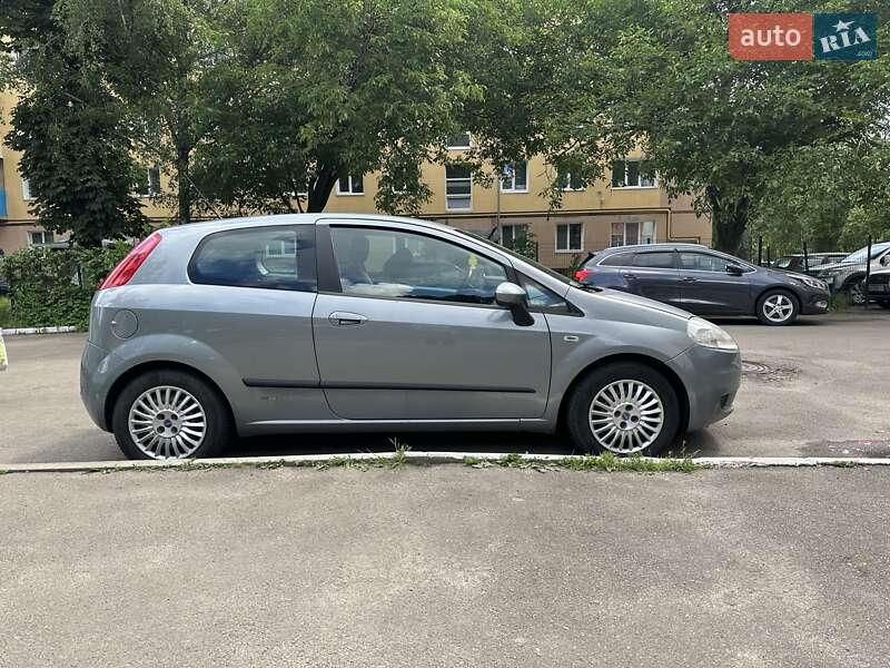 Хэтчбек Fiat Punto 2006 в Ровно