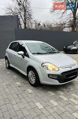 Хетчбек Fiat Punto 2011 в Чернівцях