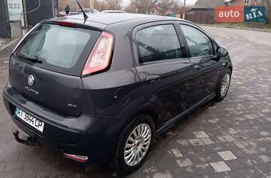 Хэтчбек Fiat Punto 2010 в 
