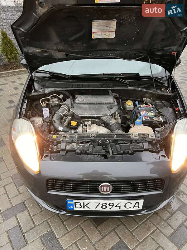 Хэтчбек Fiat Punto 2011 в Ровно