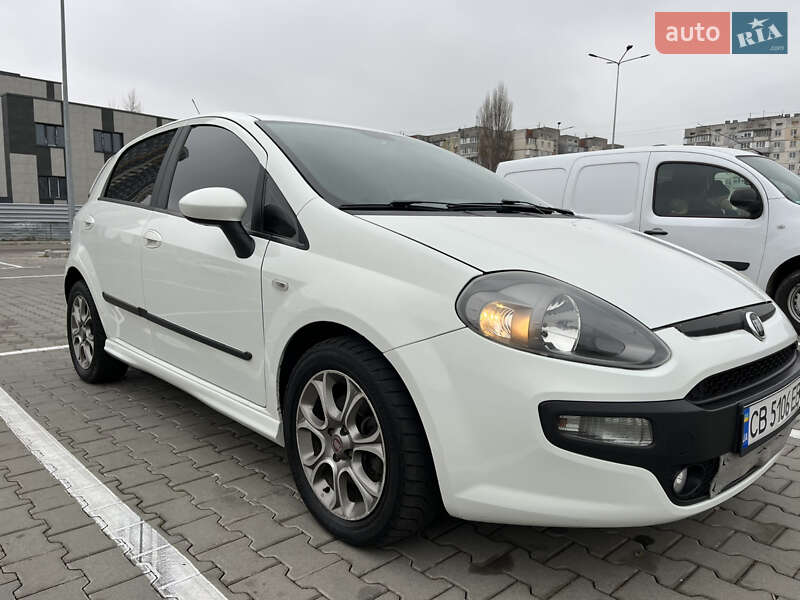 Хэтчбек Fiat Punto 2011 в Киеве