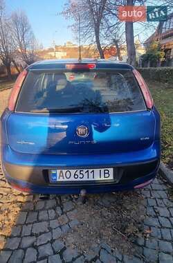 Хэтчбек Fiat Punto 2011 в 