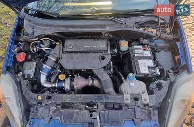 Хэтчбек Fiat Punto 2011 в 