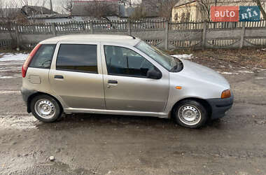 Хетчбек Fiat Punto 1997 в Дніпрі