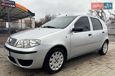 Хэтчбек Fiat Punto 2008 в 