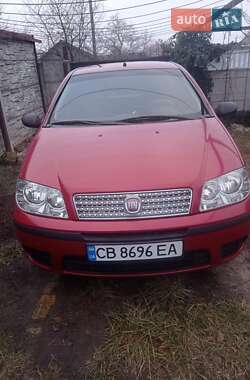 Хэтчбек Fiat Punto 2011 в 