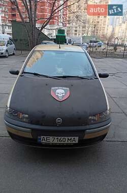 Хэтчбек Fiat Punto 2001 в 