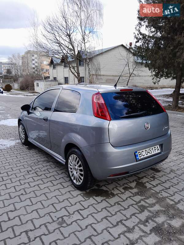 Хэтчбек Fiat Punto 2010 в Львове