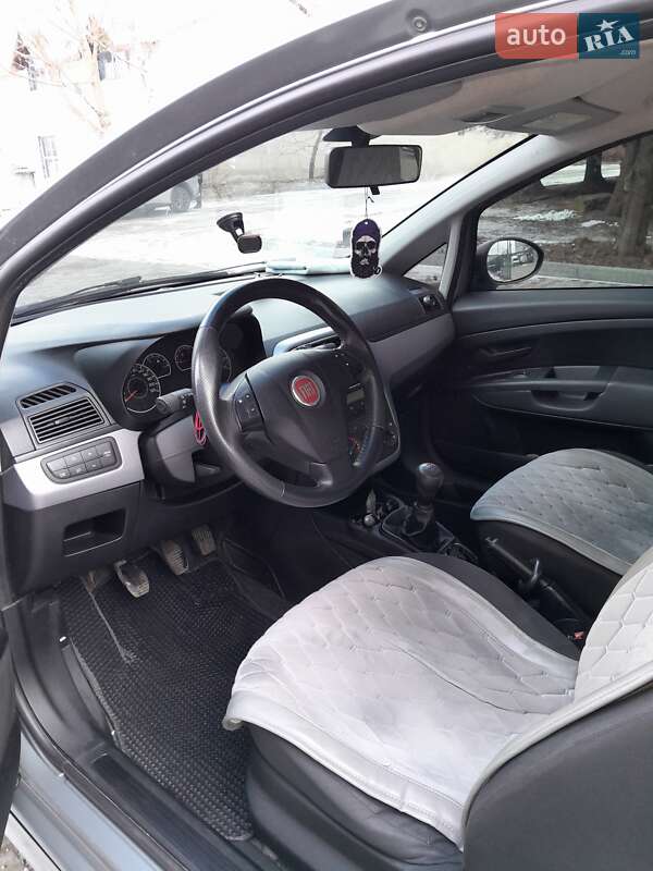Хэтчбек Fiat Punto 2010 в Львове