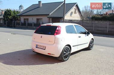 Хэтчбек Fiat Punto 2009 в Жовкве