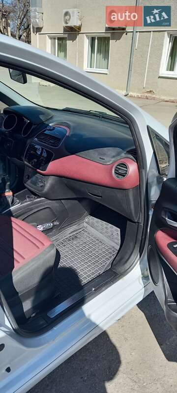 Хэтчбек Fiat Punto 2010 в Ивано-Франковске