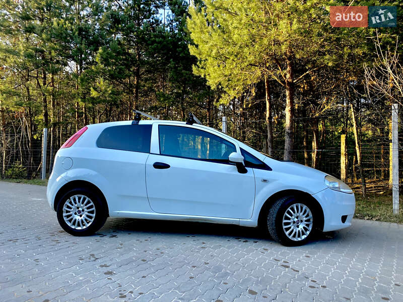 Хэтчбек Fiat Punto 2010 в Брюховичах фото 2 Хэтчбек Fiat Punto 2010 в Брюховичах