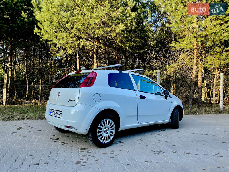 Хэтчбек Fiat Punto 2010 в Брюховичах фото 3 Хэтчбек Fiat Punto 2010 в Брюховичах