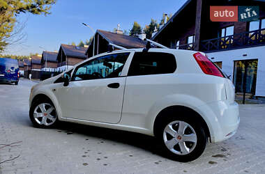 Хэтчбек Fiat Punto 2010 в 