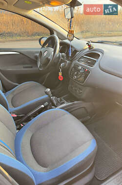 Хэтчбек Fiat Punto 2012 в Ямполе