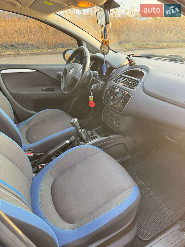 Хэтчбек Fiat Punto 2012 в Ямполе фото 6 Хэтчбек Fiat Punto 2012 в Ямполе