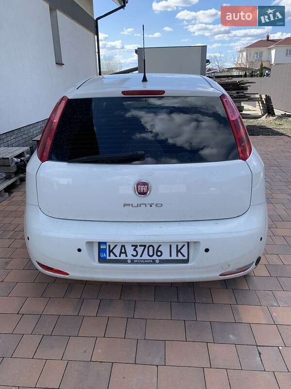 Хэтчбек Fiat Punto 2015 в Киеве