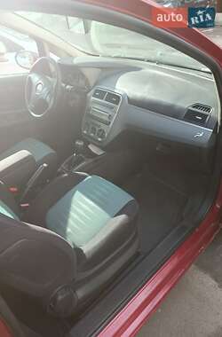 Хетчбек Fiat Punto 2009 в 