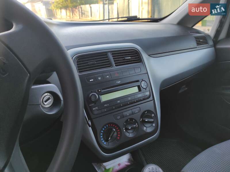 Хэтчбек Fiat Punto 2010 в Херсоне фото 2 Хэтчбек Fiat Punto 2010 в Херсоне