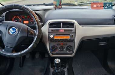 Хэтчбек Fiat Punto 2006 в 