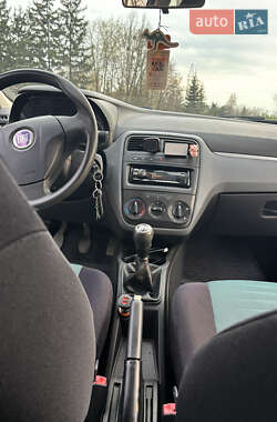 Хэтчбек Fiat Punto 2008 в 