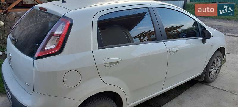 Хэтчбек Fiat Punto 2010 в Бурштыне фото 3 Хэтчбек Fiat Punto 2010 в Бурштыне