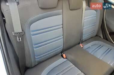 Хэтчбек Fiat Punto 2010 в 