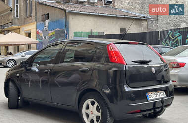Хэтчбек Fiat Punto 2009 в 